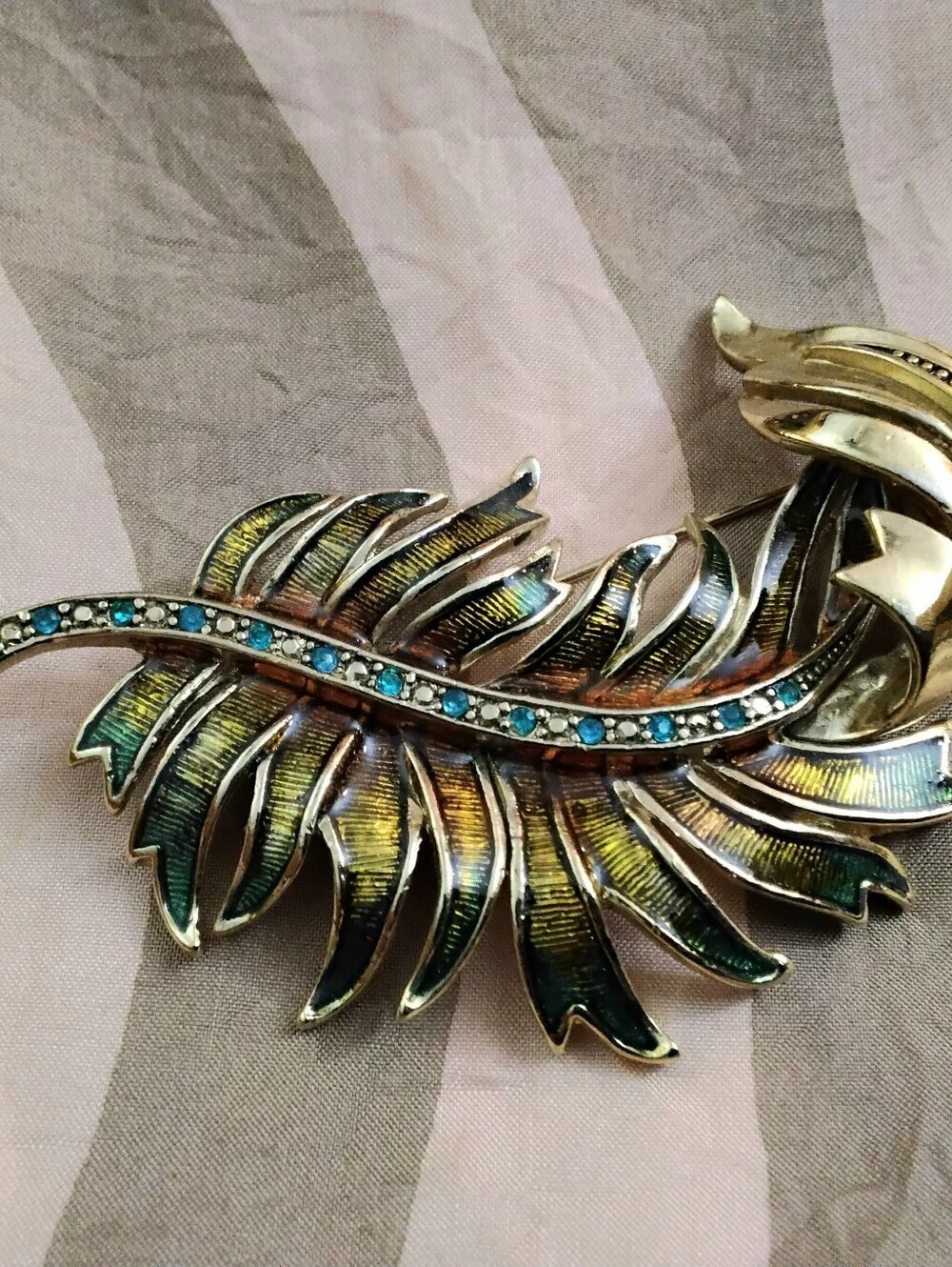 Vintage Monet Feather Brooch/Scarf Pin